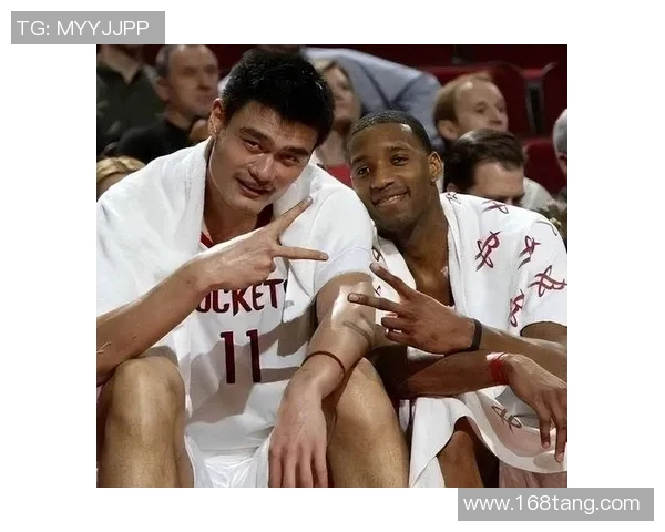 姚明与上海男篮的传奇故事：从球场巨星到篮球推广大使的辉煌历程