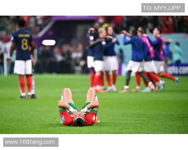 告别足球明星的瞬间回忆与经典照片分享