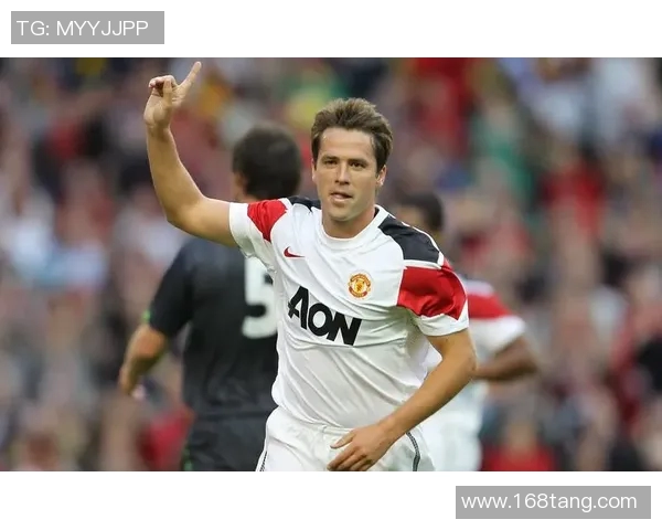 不被犯规的足球明星如何在赛场上保持优雅与实力的完美平衡