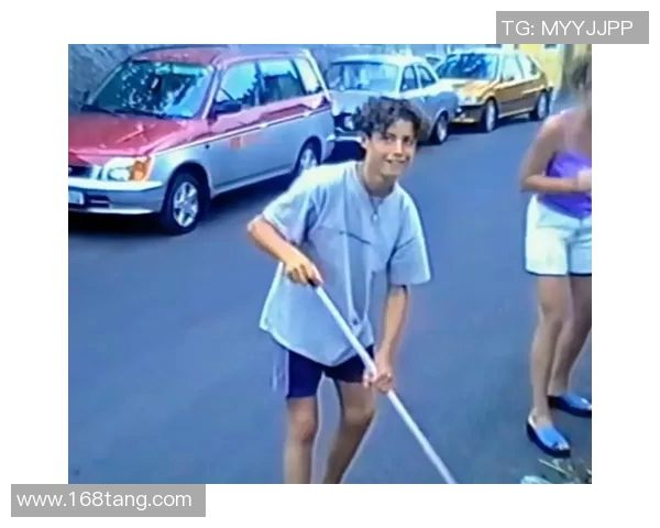 足球明星C罗的父亲揭秘:从平凡到伟大的背后故事与奋斗历程 足球明星C罗的父亲揭秘:从平凡到伟大的背后故事与奋斗历程